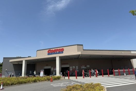 コストコ 和泉倉庫店（車８分）